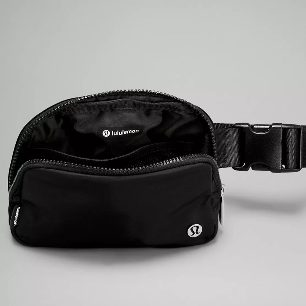 Lululemon Everywhere Belt Bag✨